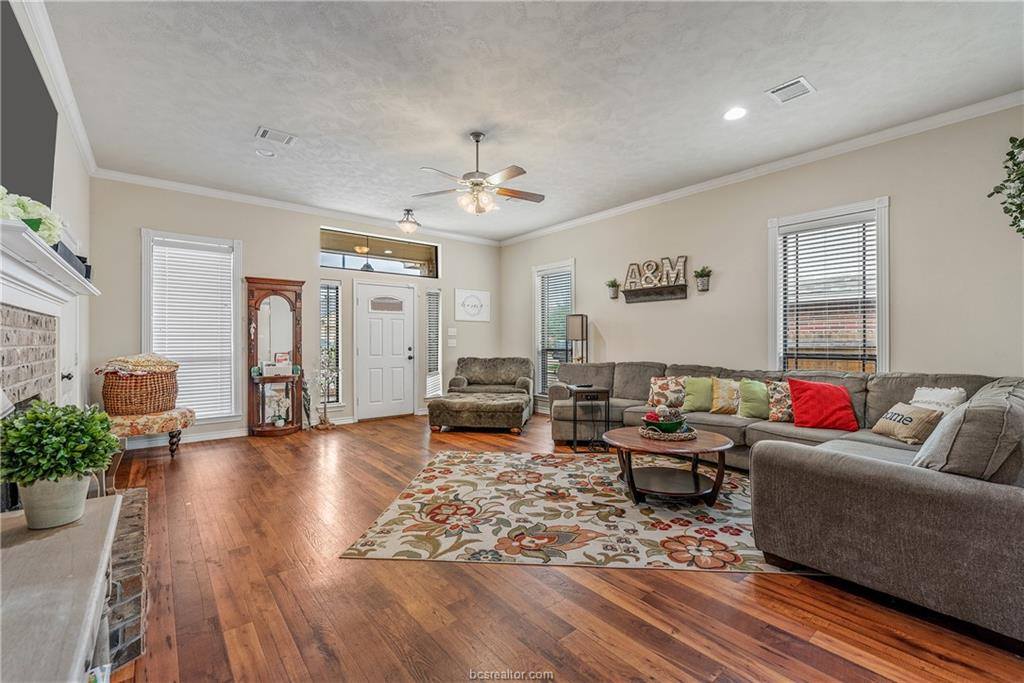 918 Dove Landing Drive, College Station, TX 77845