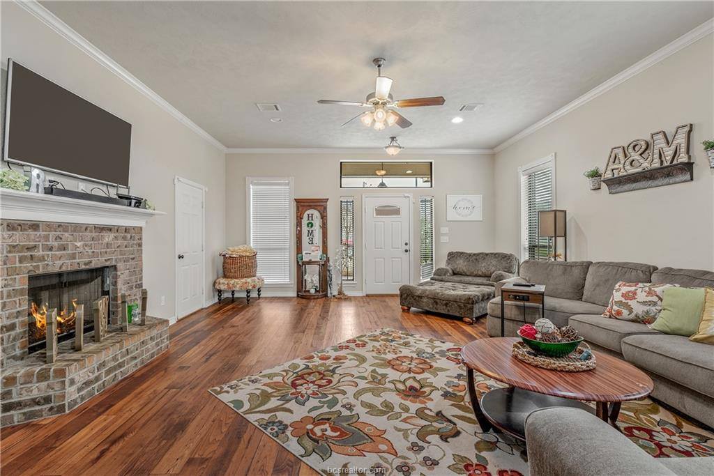 918 Dove Landing Drive, College Station, TX 77845