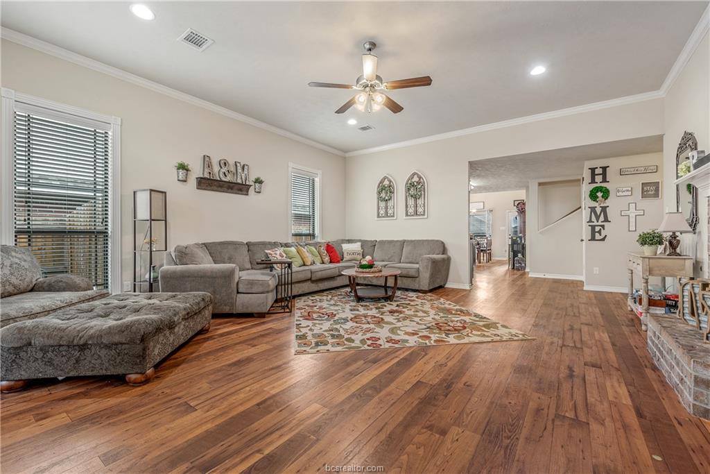 918 Dove Landing Drive, College Station, TX 77845