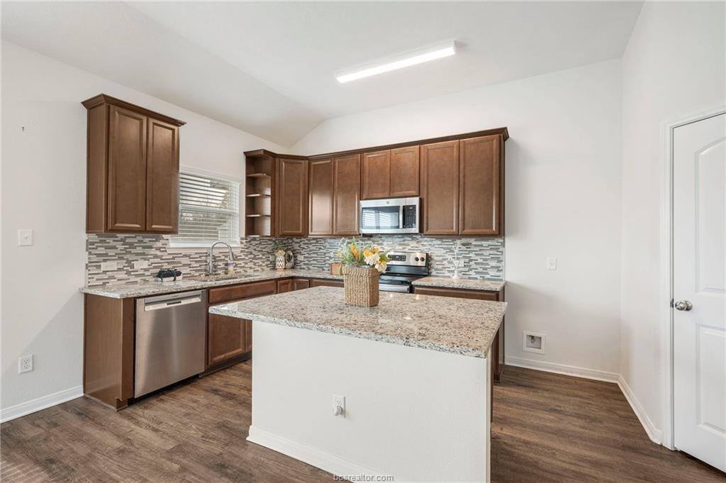 2051 Brisbane Way, Bryan, TX 77807