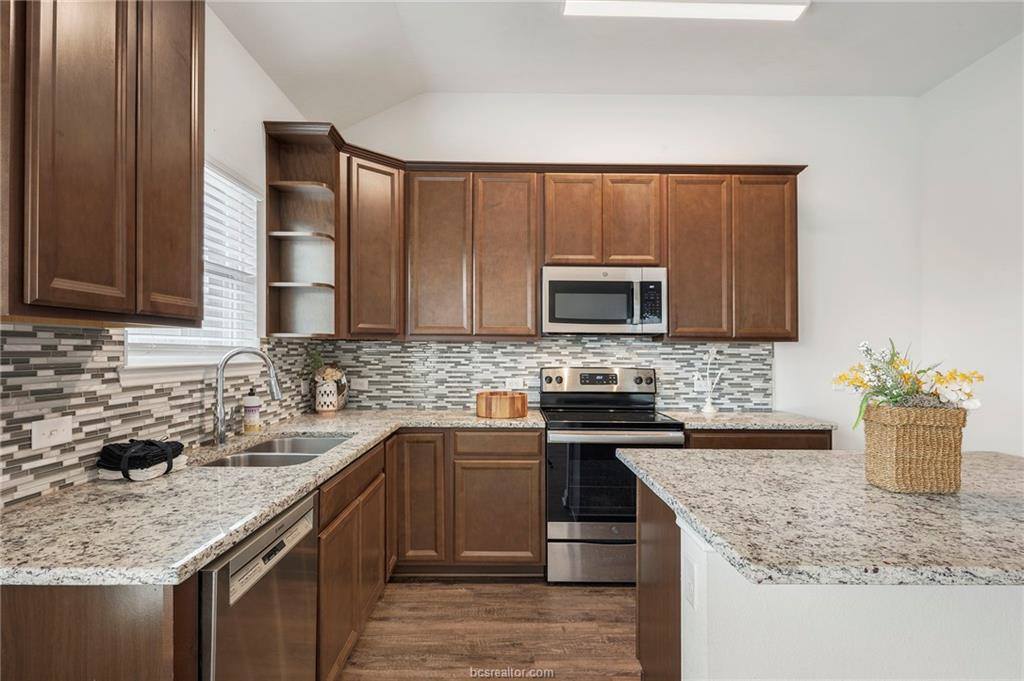 2051 Brisbane Way, Bryan, TX 77807