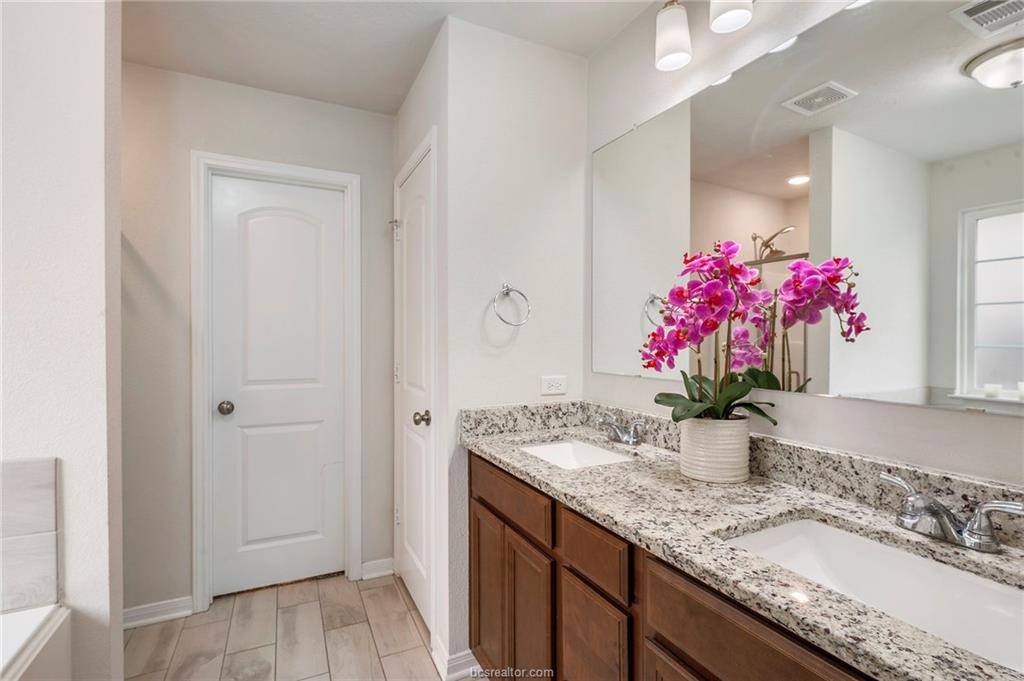 2051 Brisbane Way, Bryan, TX 77807