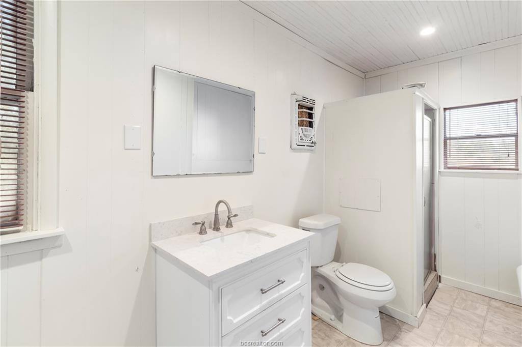 7964 FM 141, Dime Box, TX 77853