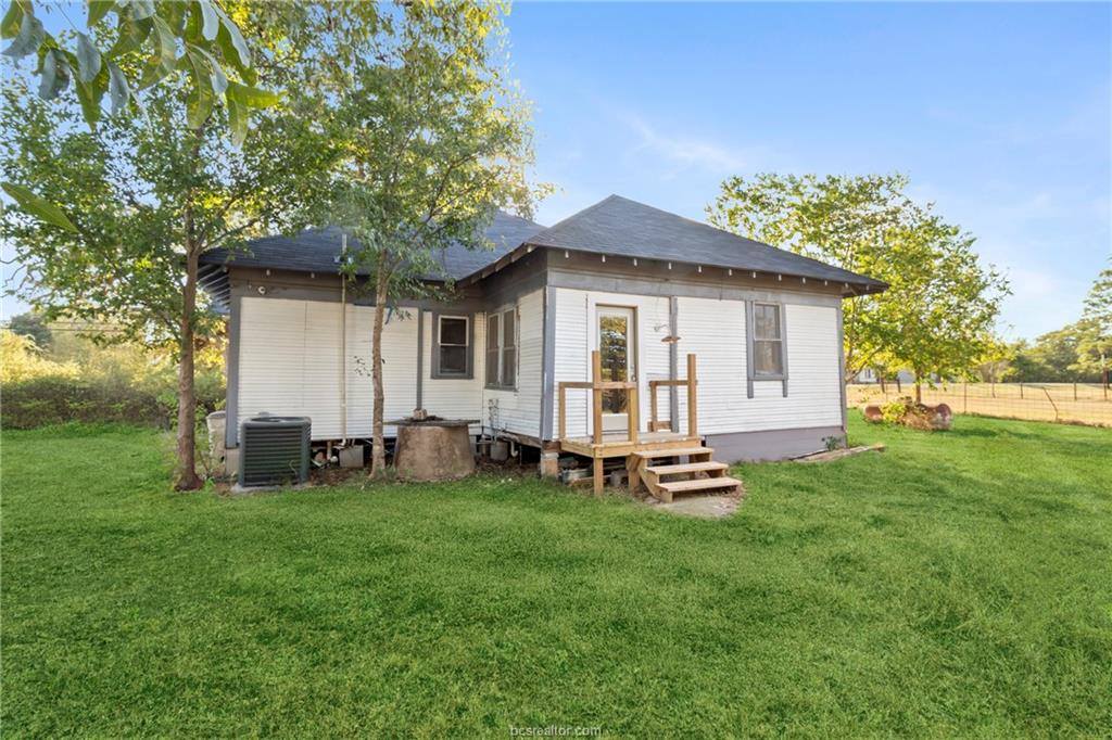 7964 FM 141, Dime Box, TX 77853