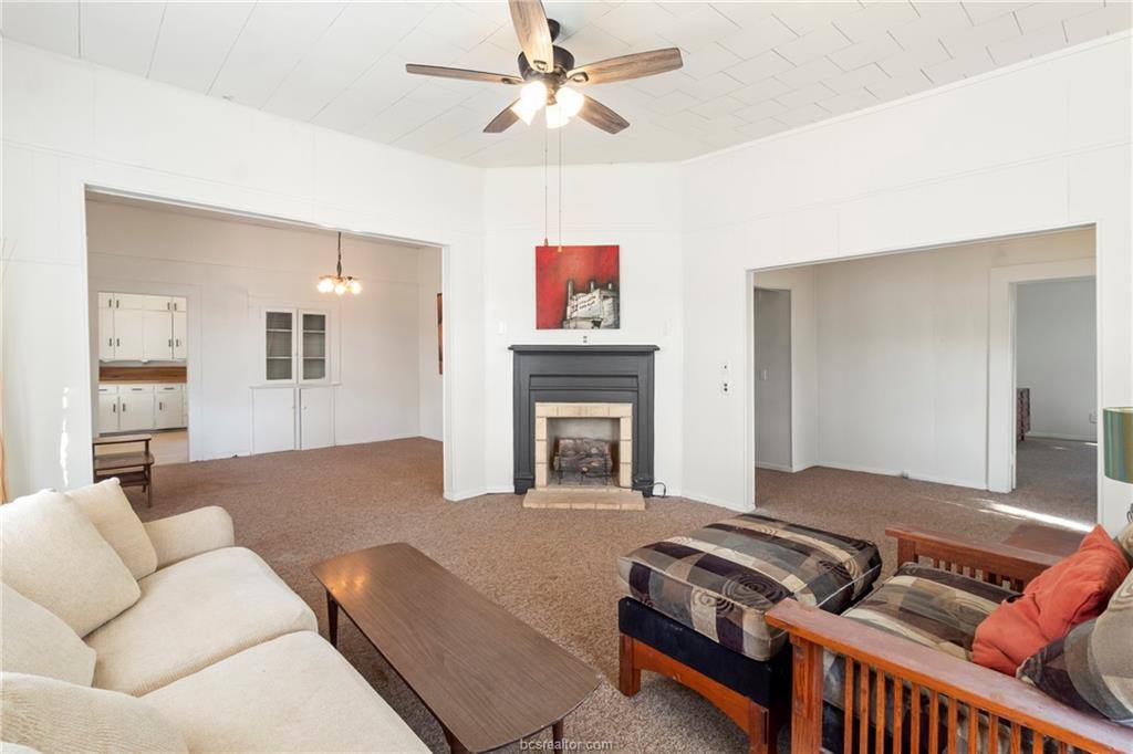 7964 FM 141, Dime Box, TX 77853