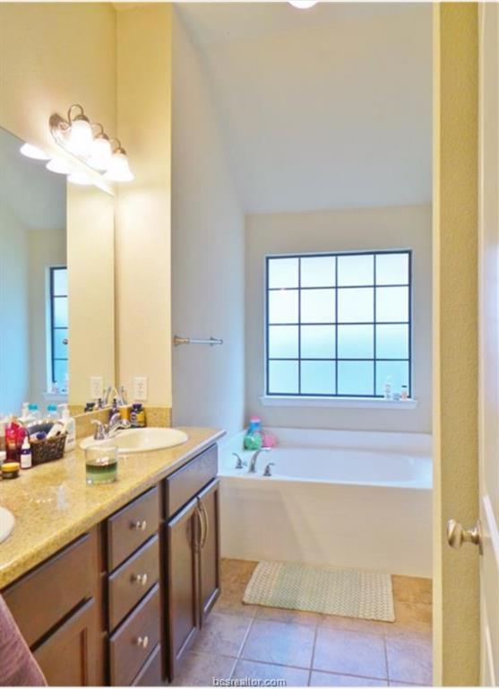 2711 Silver Oak Drive, College Station, TX 77845