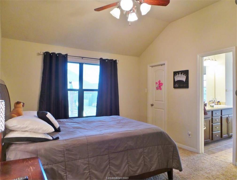 2711 Silver Oak Drive, College Station, TX 77845