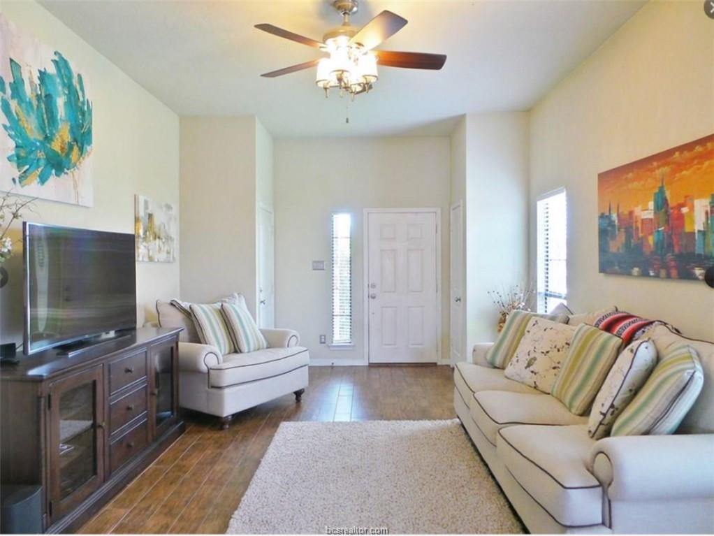 2711 Silver Oak Drive, College Station, TX 77845