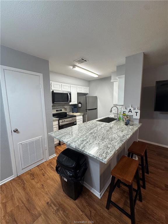 1305 West Villa Maria Road, #E104, Bryan, TX 77801