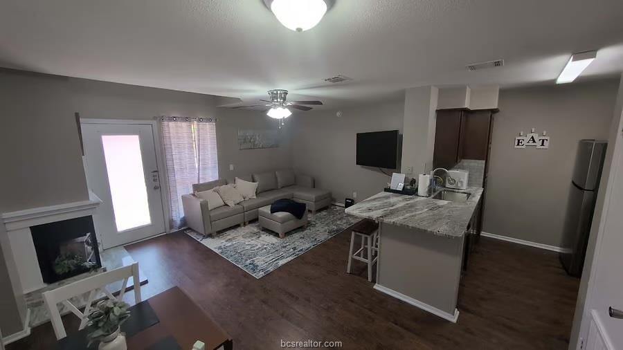 1305 W Villa Maria Rd, Bryan, TX 77801