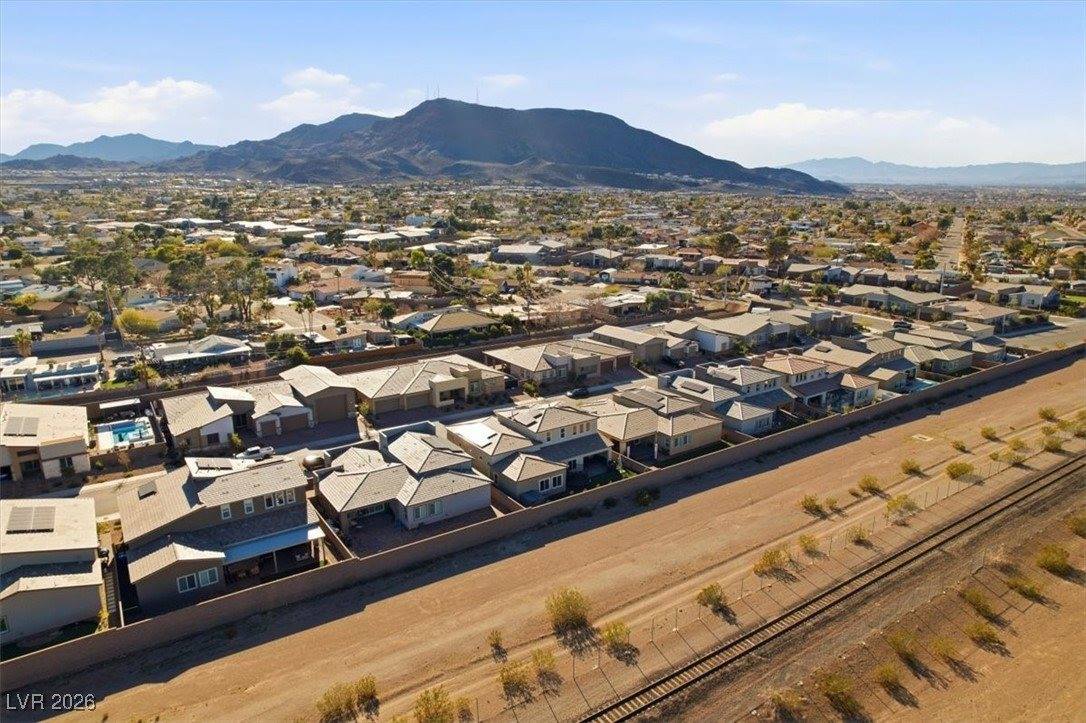 116 Barclay Heights Avenue, Henderson, NV 89015