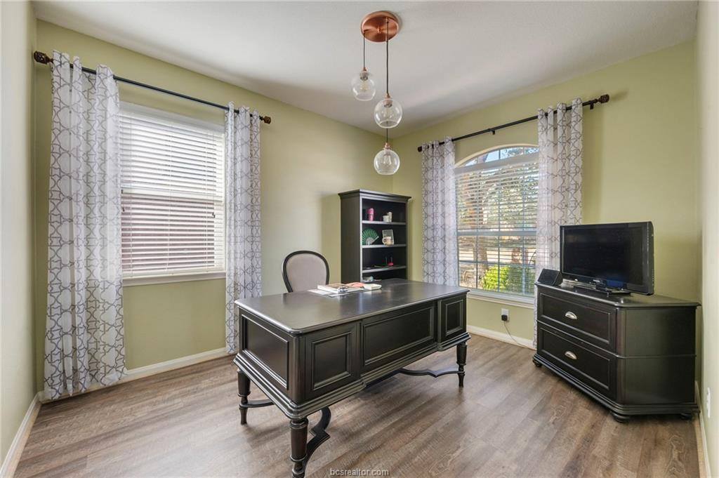 30914 W Lost Creek Blvd, Magnolia, TX 77355