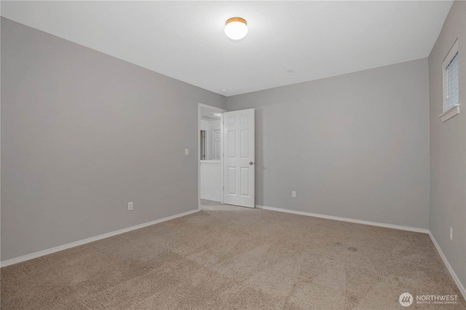 1179 Swan Loop, Dupont, WA 98327