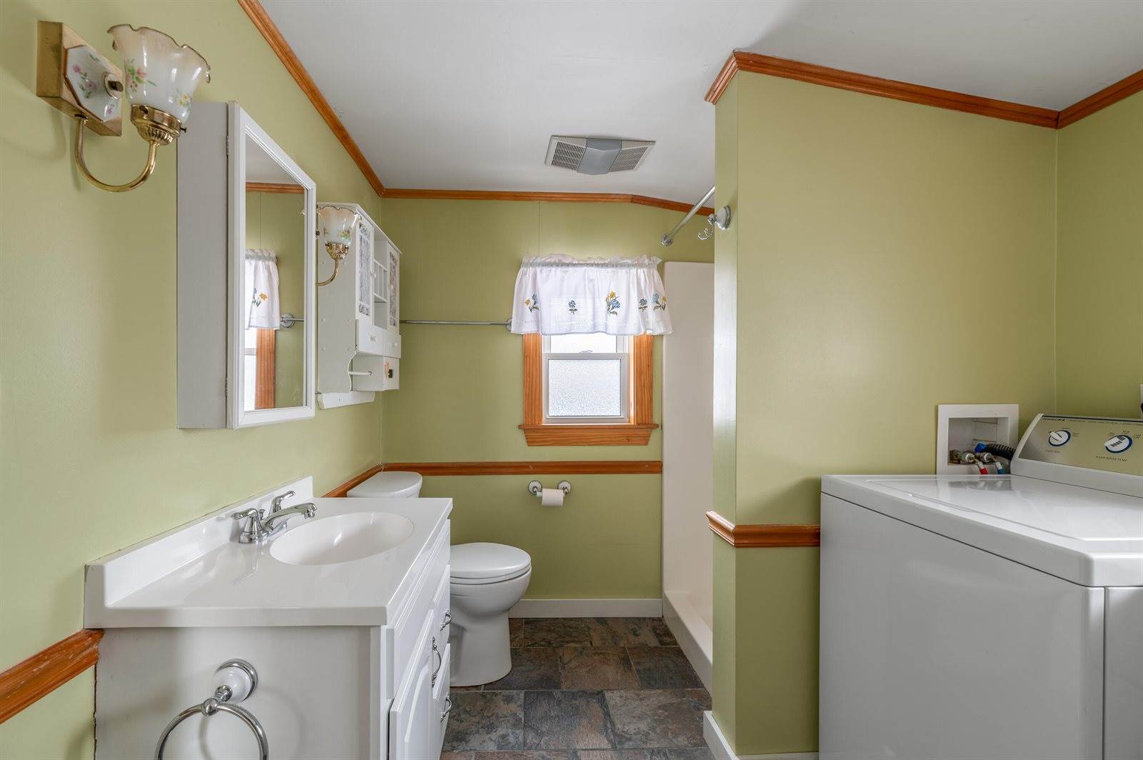 255 Fern Street, Bangor, ME 04401