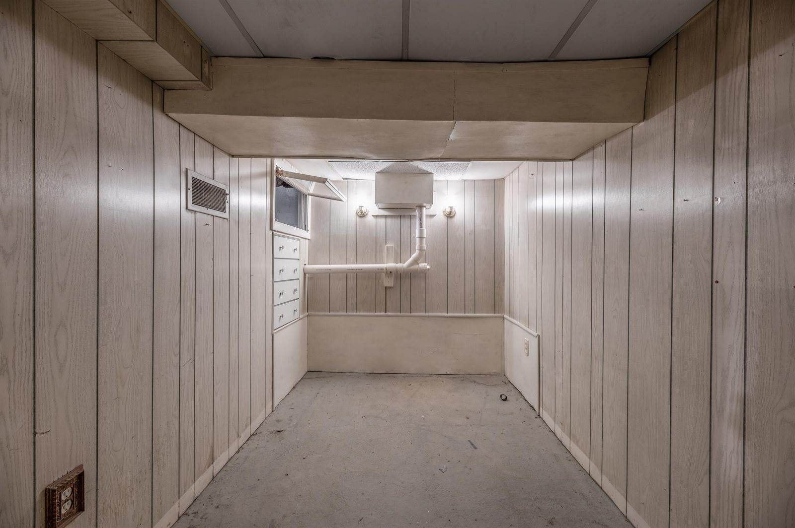 255 Fern Street, Bangor, ME 04401