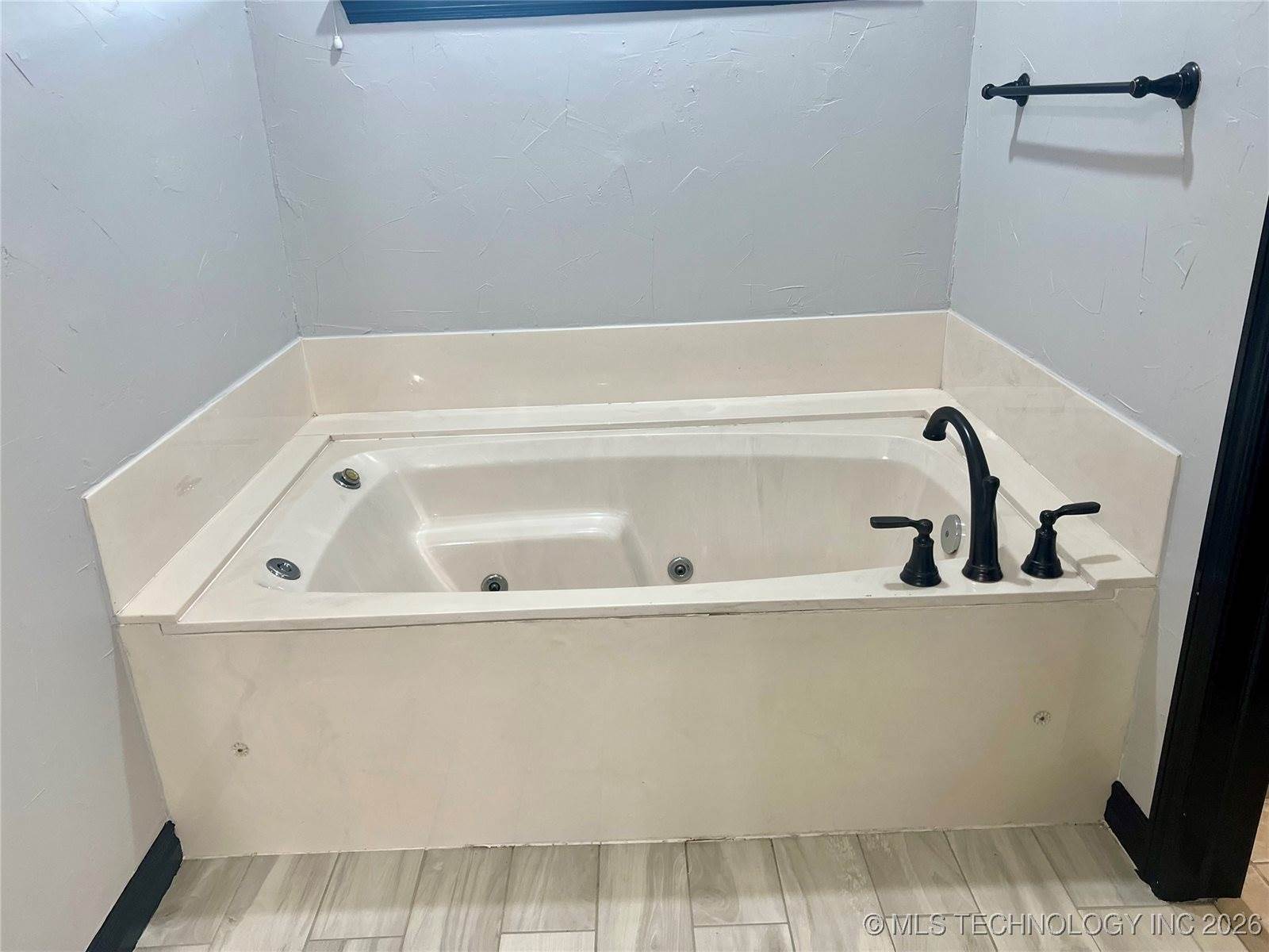 19950 West Hwy 33 Road, Sapulpa, OK 74066