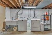 46 Ohlin Drive, New Middletown, OH 44442