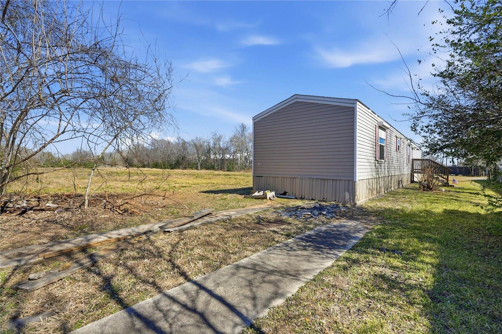 801 Genoa Red Bluff Road, Pasadena, TX 77504