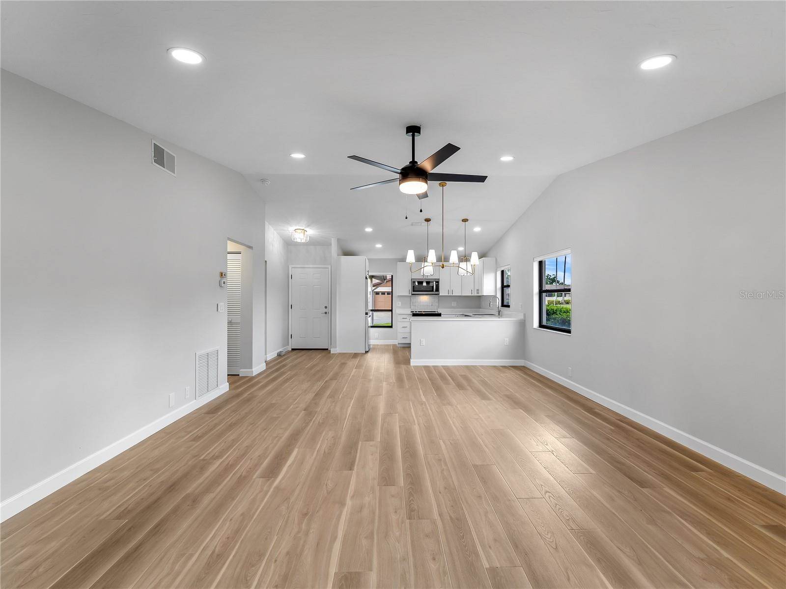 1711 Curry Avenue, Nokomis, FL 34275