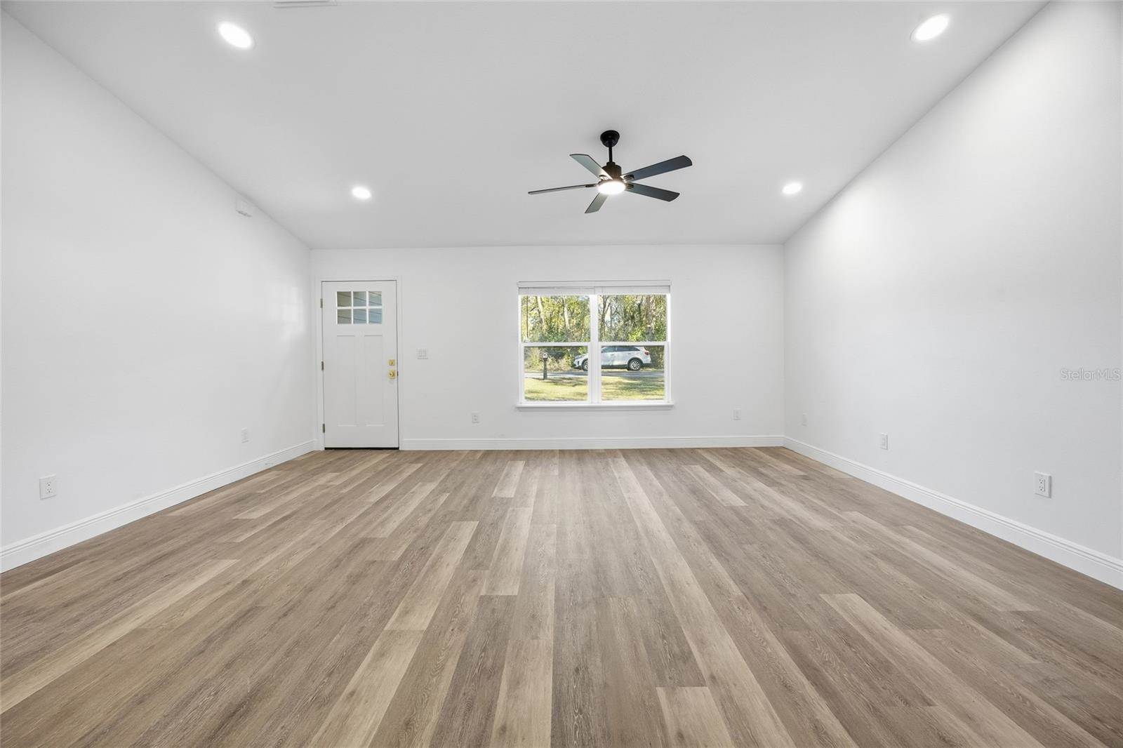 8 Spring Loop Court, Ocala, FL 34472