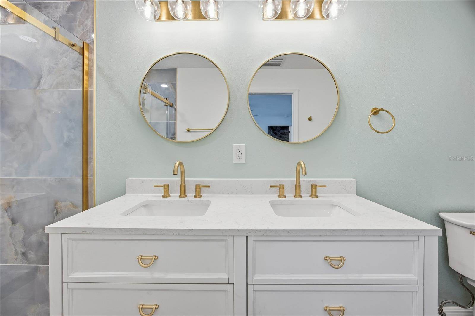 8 Spring Loop Court, Ocala, FL 34472