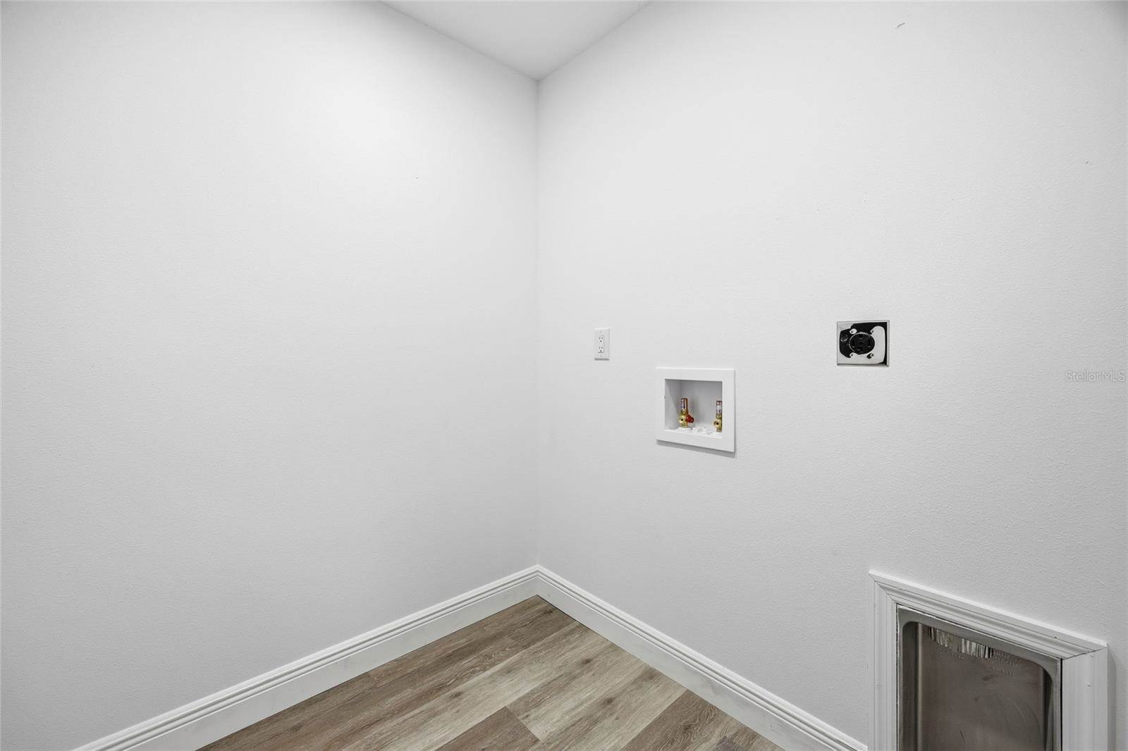 8 Spring Loop Court, Ocala, FL 34472