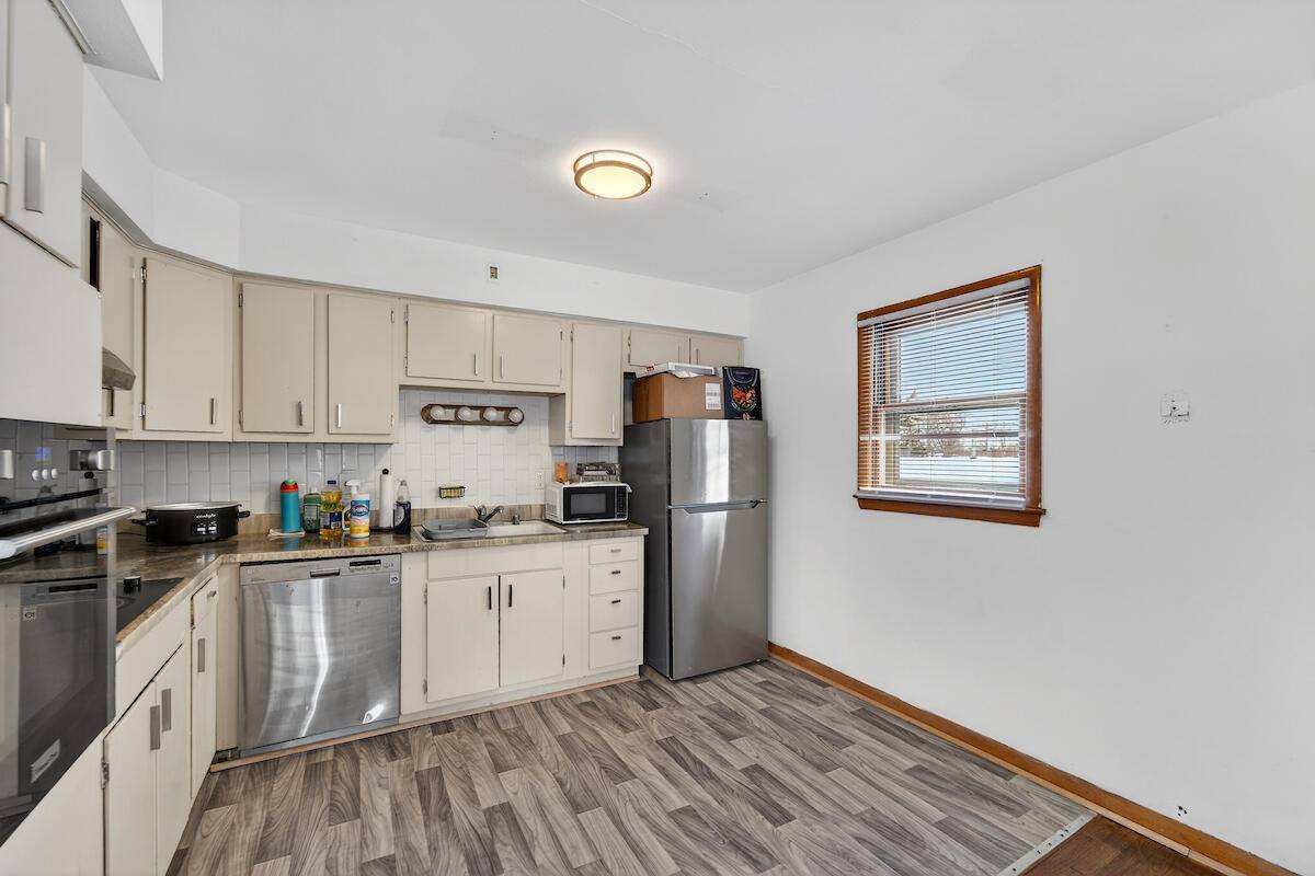 9118 West Grantosa Dr, Milwaukee, WI 53225