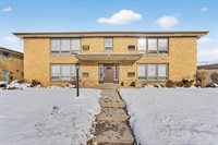 9118 West Grantosa Dr, Milwaukee, WI 53225