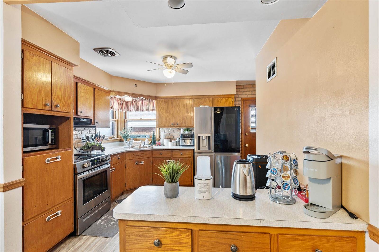 1608 West Whitaker Ave, Milwaukee, WI 53221