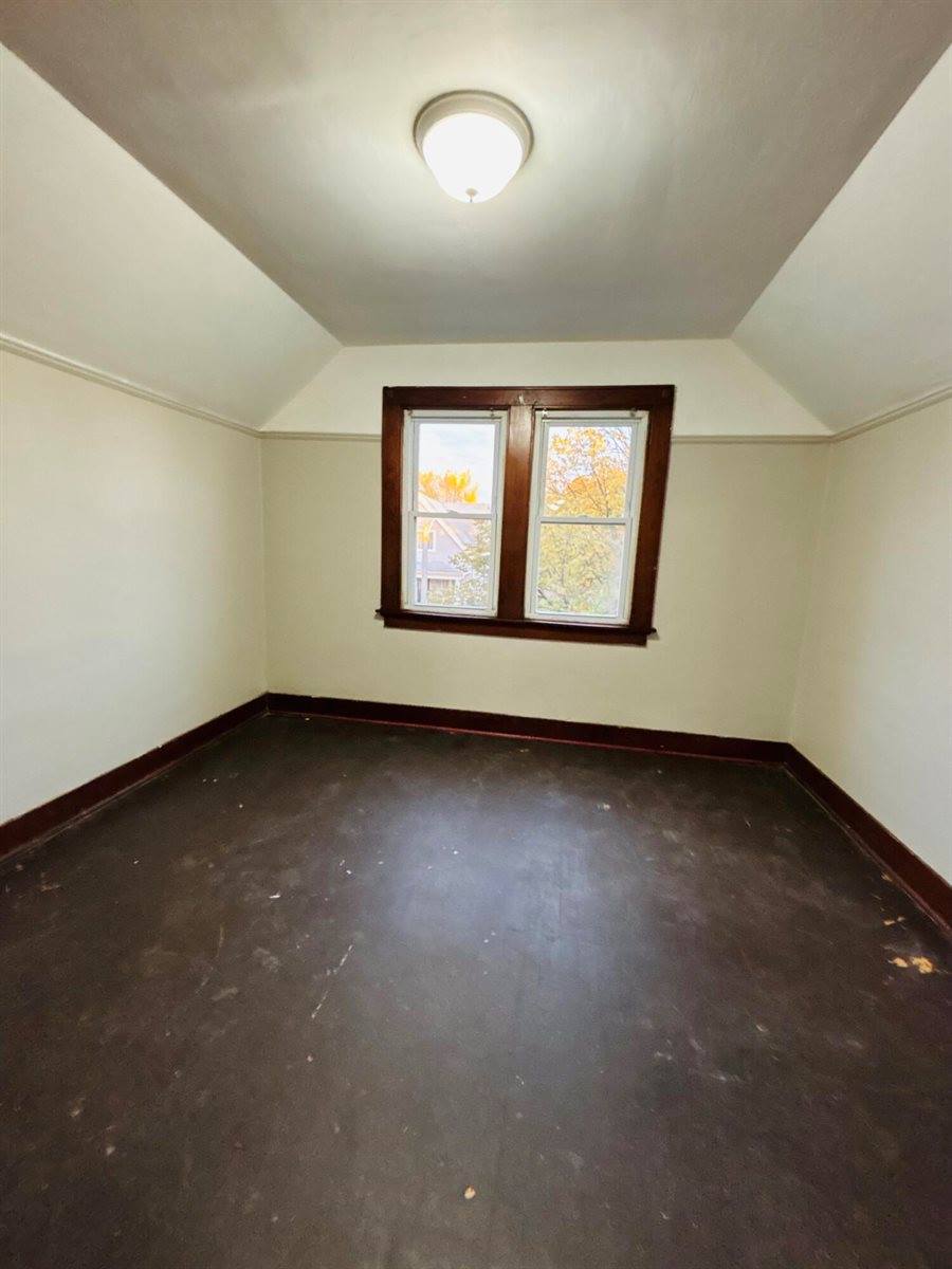 3157 North 15th St, Milwaukee, WI 53206