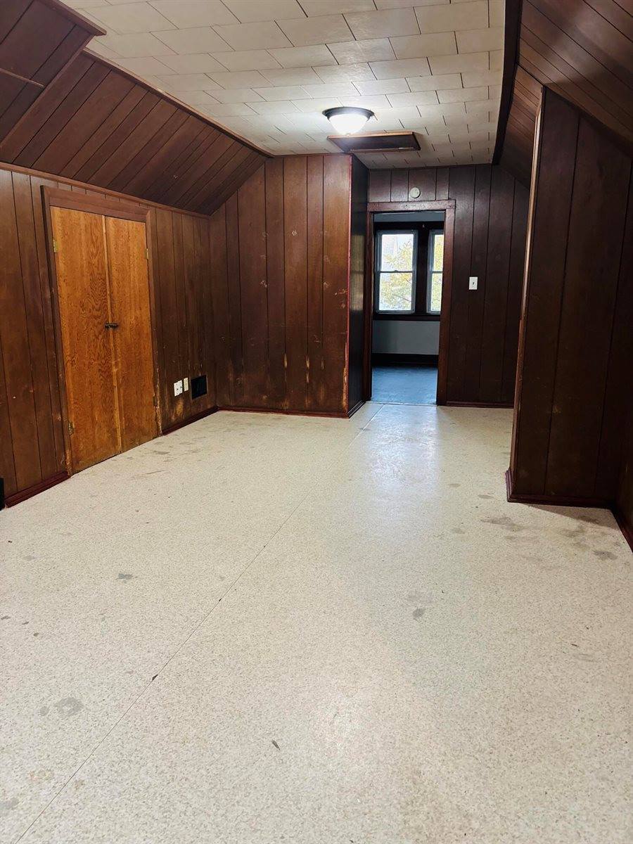 3157 North 15th St, Milwaukee, WI 53206