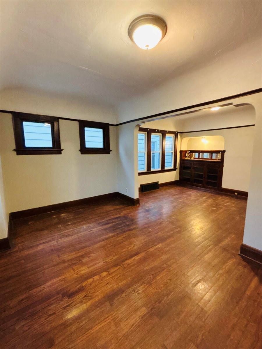 3157 North 15th St, Milwaukee, WI 53206