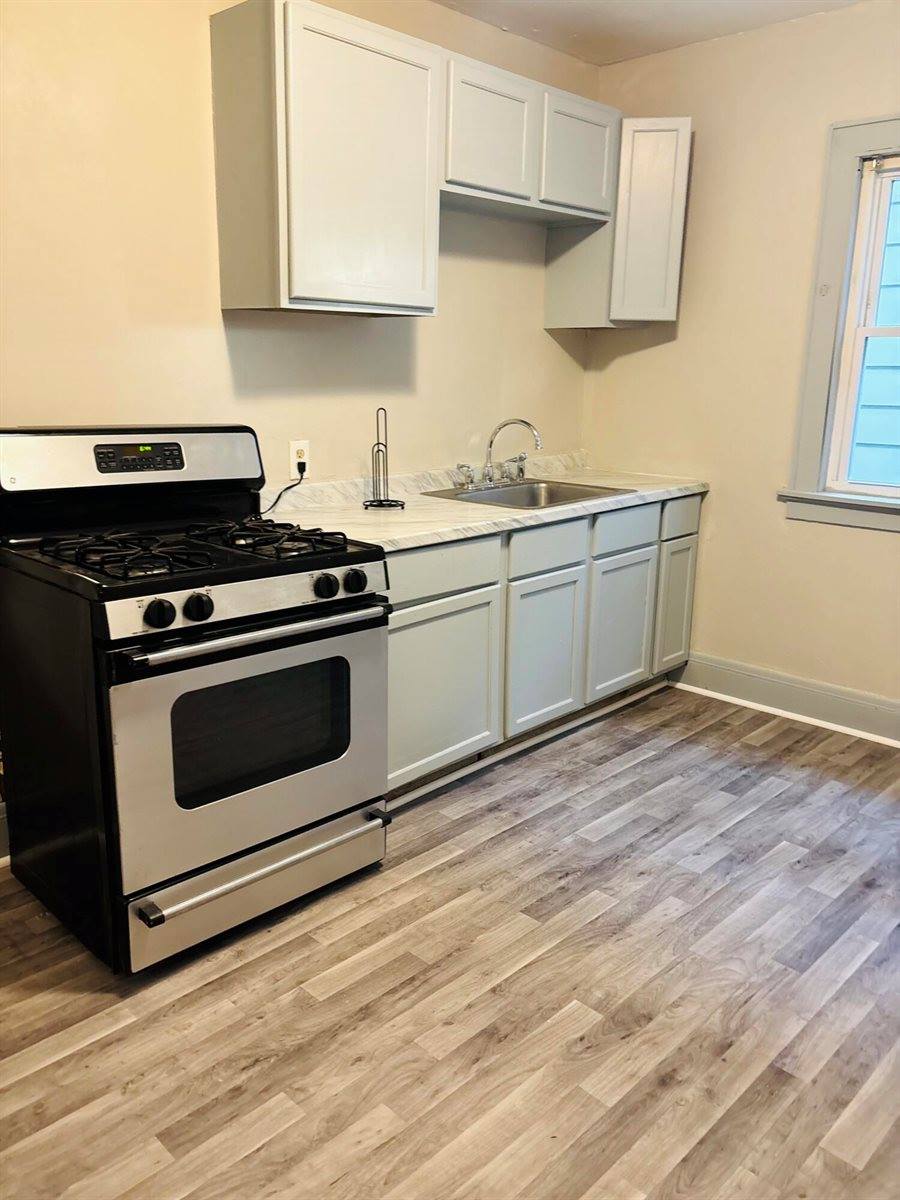 3157 North 15th St, Milwaukee, WI 53206