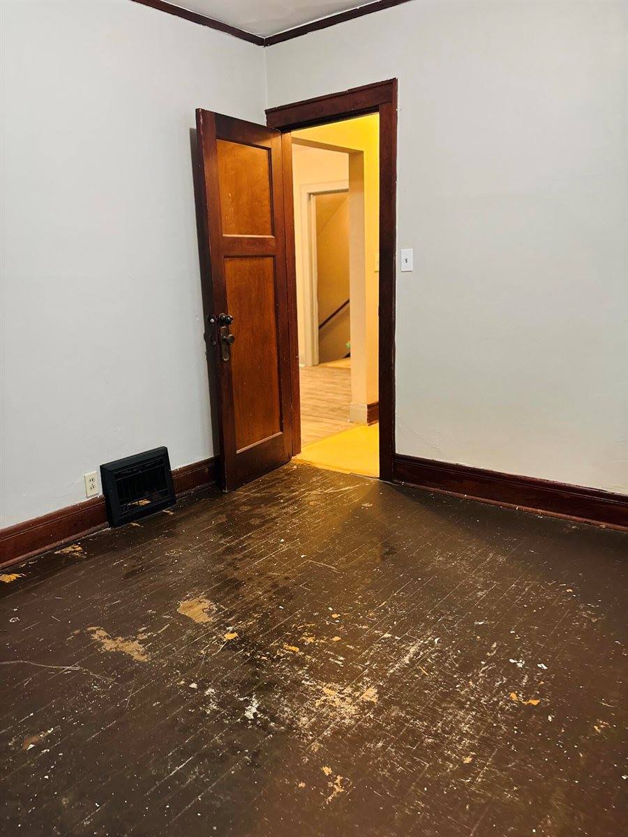 3157 North 15th St, Milwaukee, WI 53206