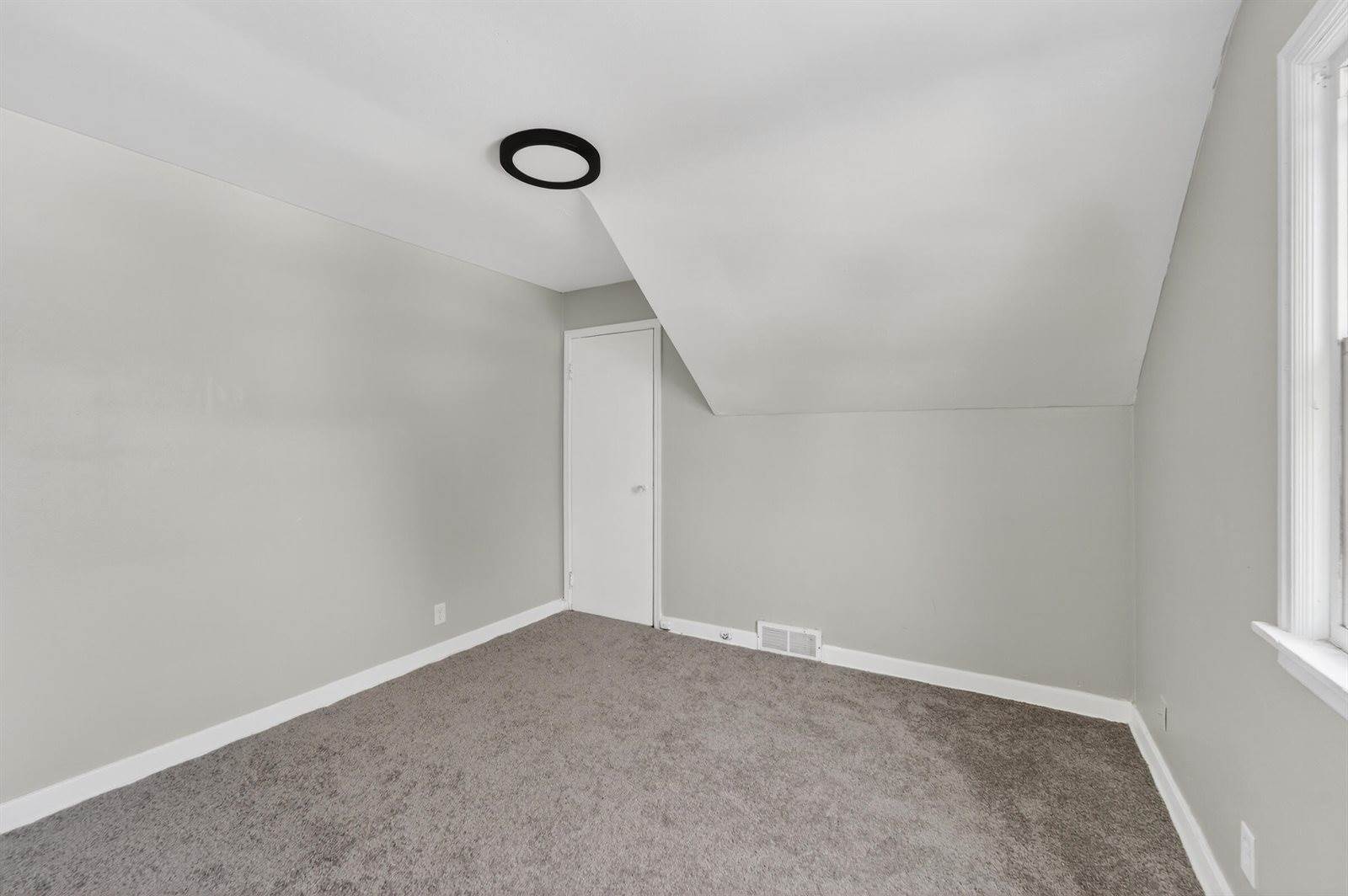 2956 North 44TH St, Milwaukee, WI 53210