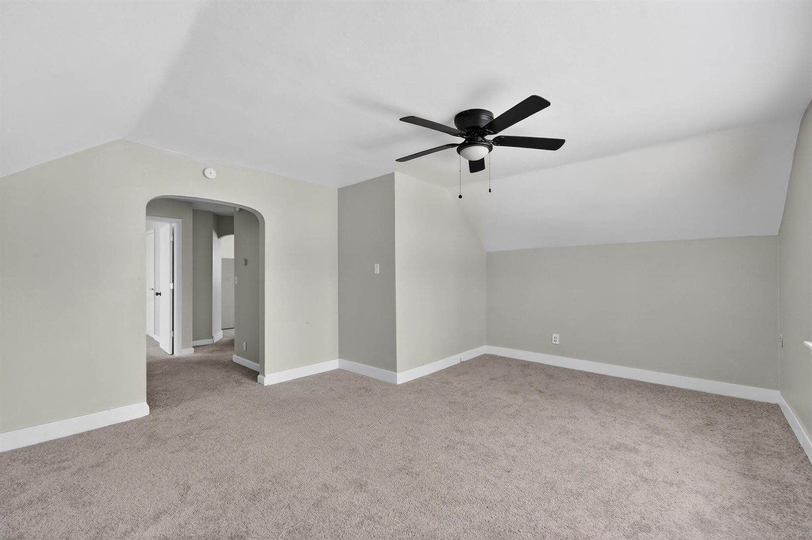 2956 North 44TH St, Milwaukee, WI 53210