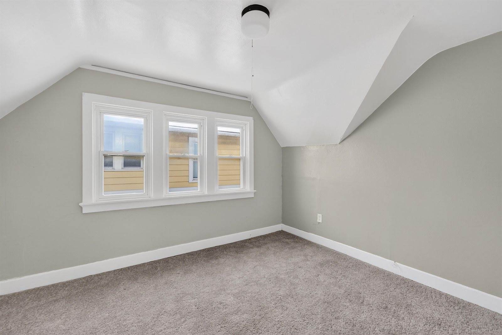 2956 North 44TH St, Milwaukee, WI 53210