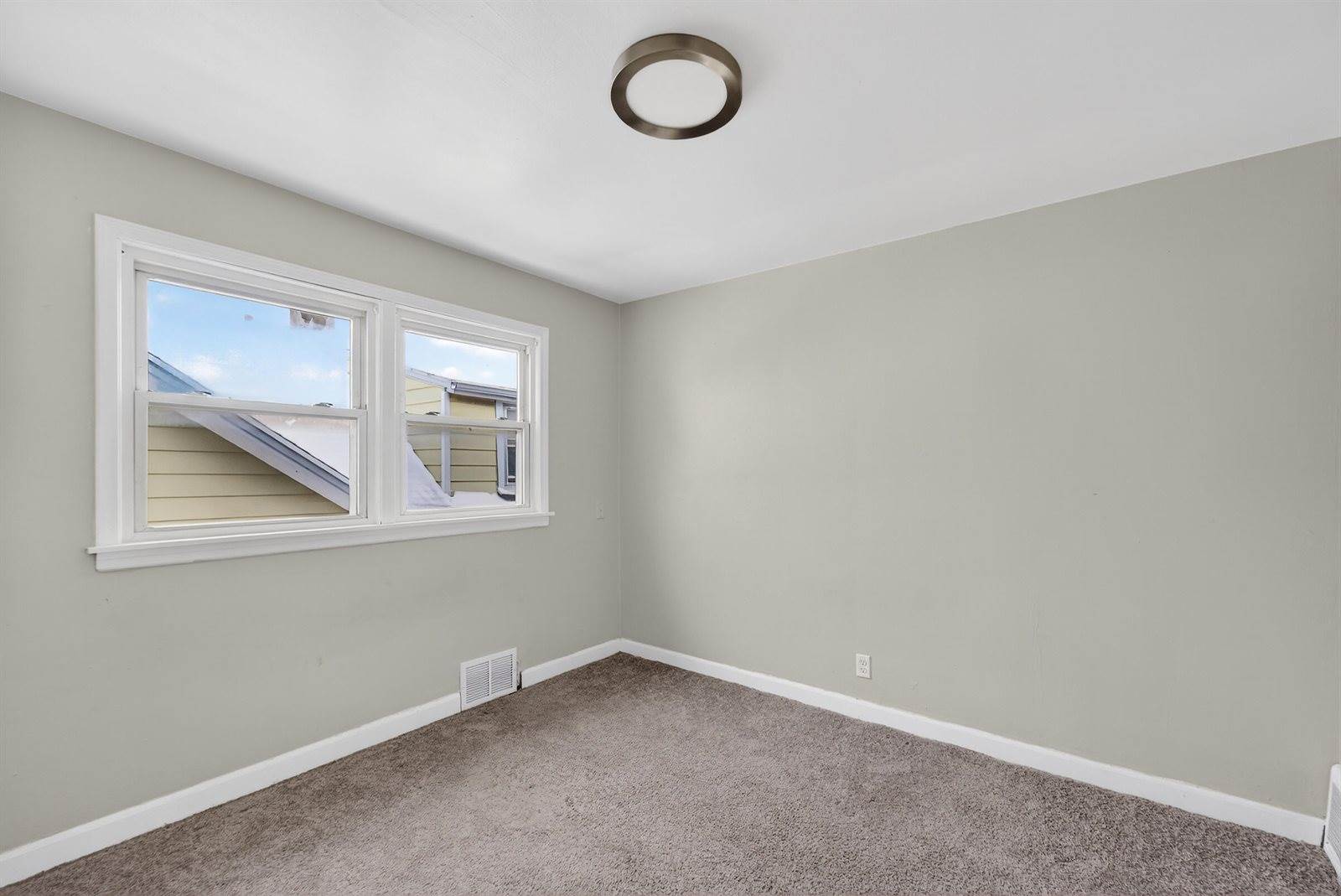 2956 North 44TH St, Milwaukee, WI 53210