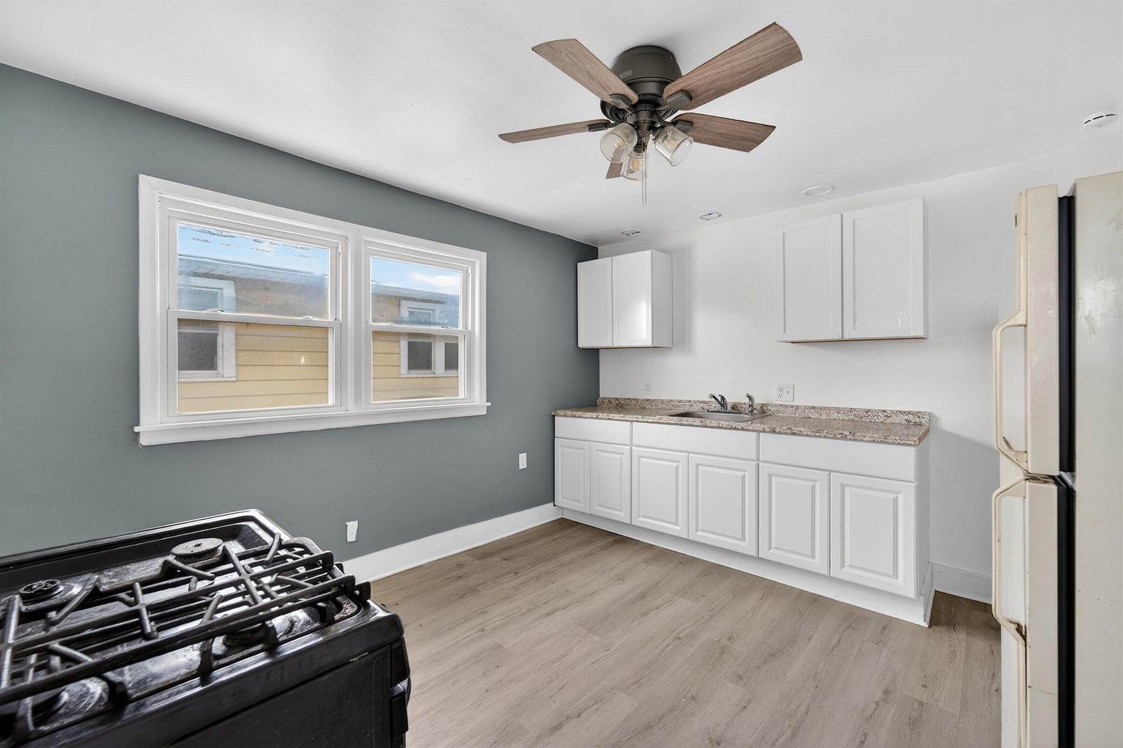 2956 North 44TH St, Milwaukee, WI 53210