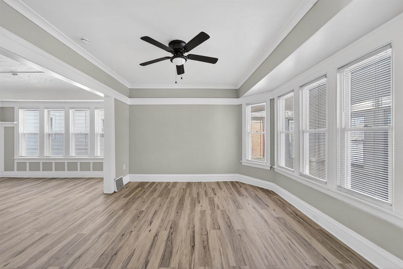 2956 North 44TH St, Milwaukee, WI 53210