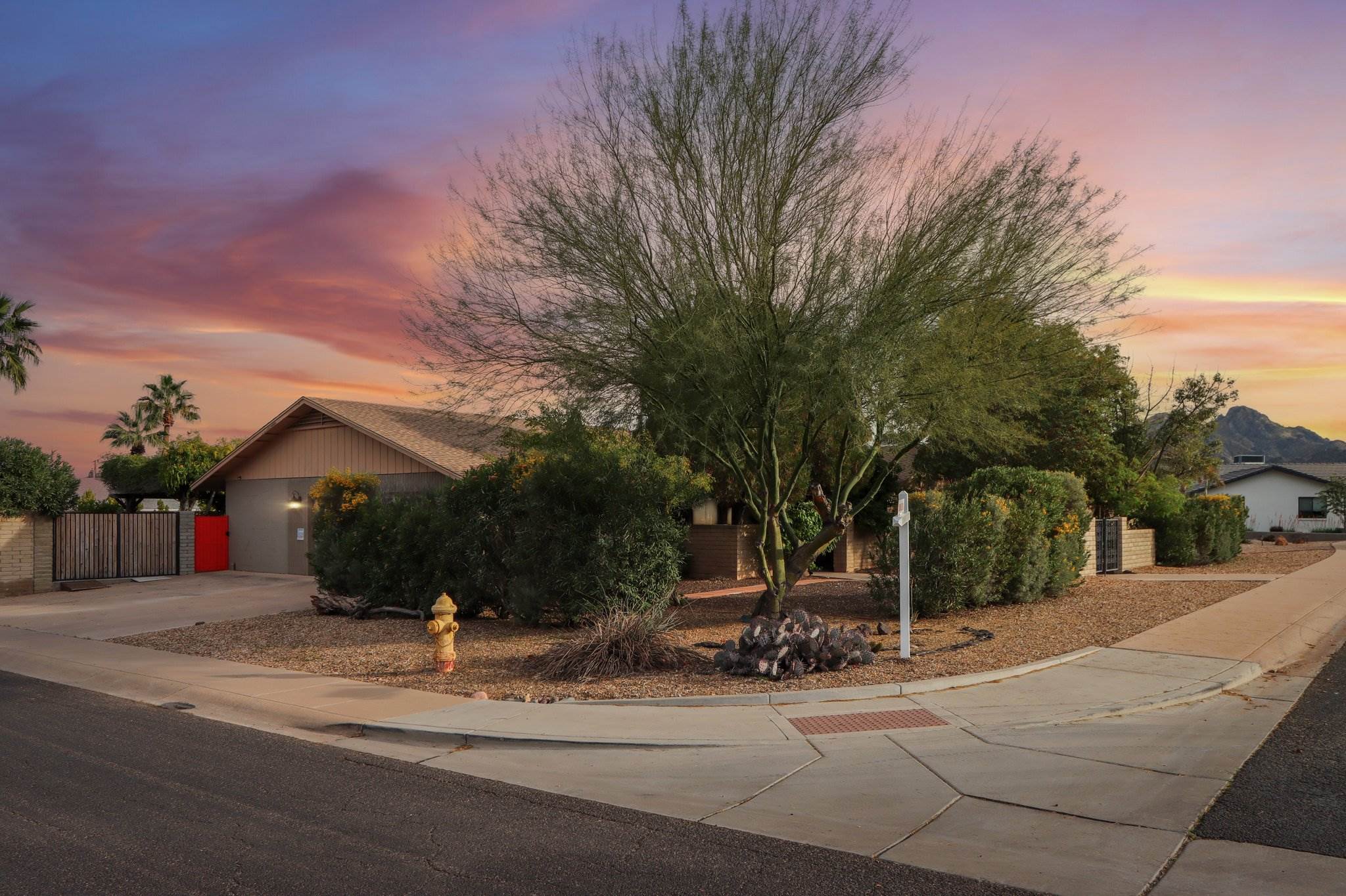 10049 N 25TH Place, Phoenix, AZ 85028