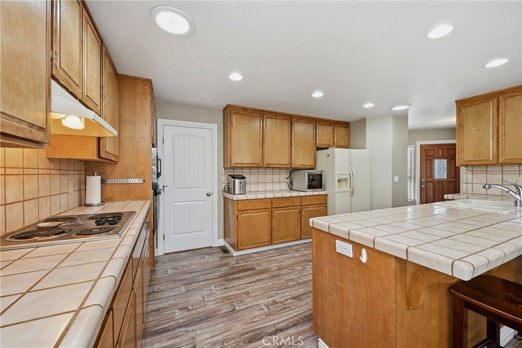 19246 North Shore Court, Hidden Valley Lake, CA 95467