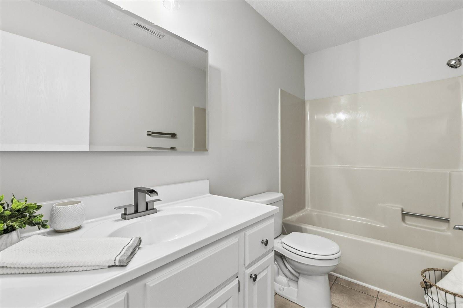 2514 East 51st Street, Davenport, IA 52807