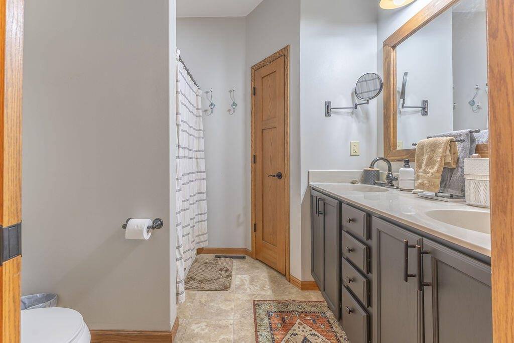 N8353 Ducke Dr, Holland, WI 54636