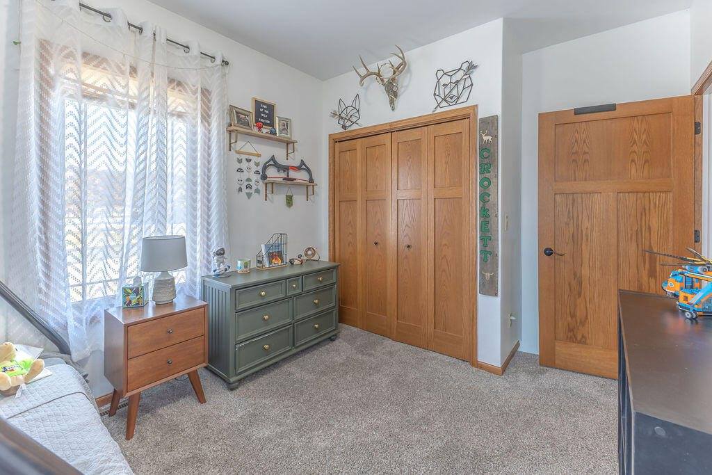 N8353 Ducke Dr, Holland, WI 54636