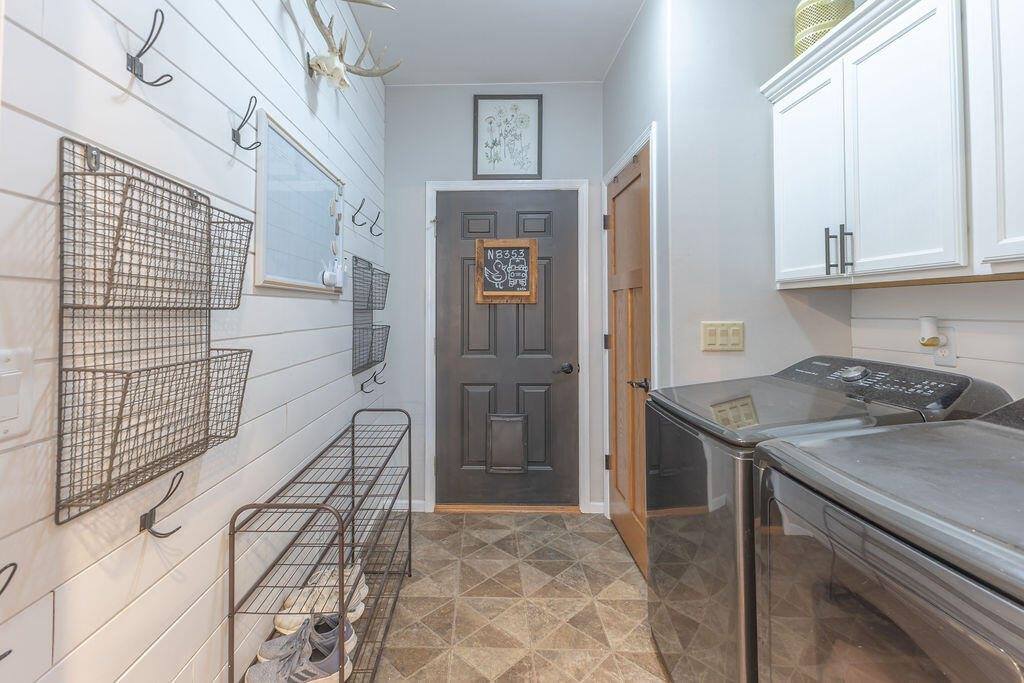 N8353 Ducke Dr, Holland, WI 54636