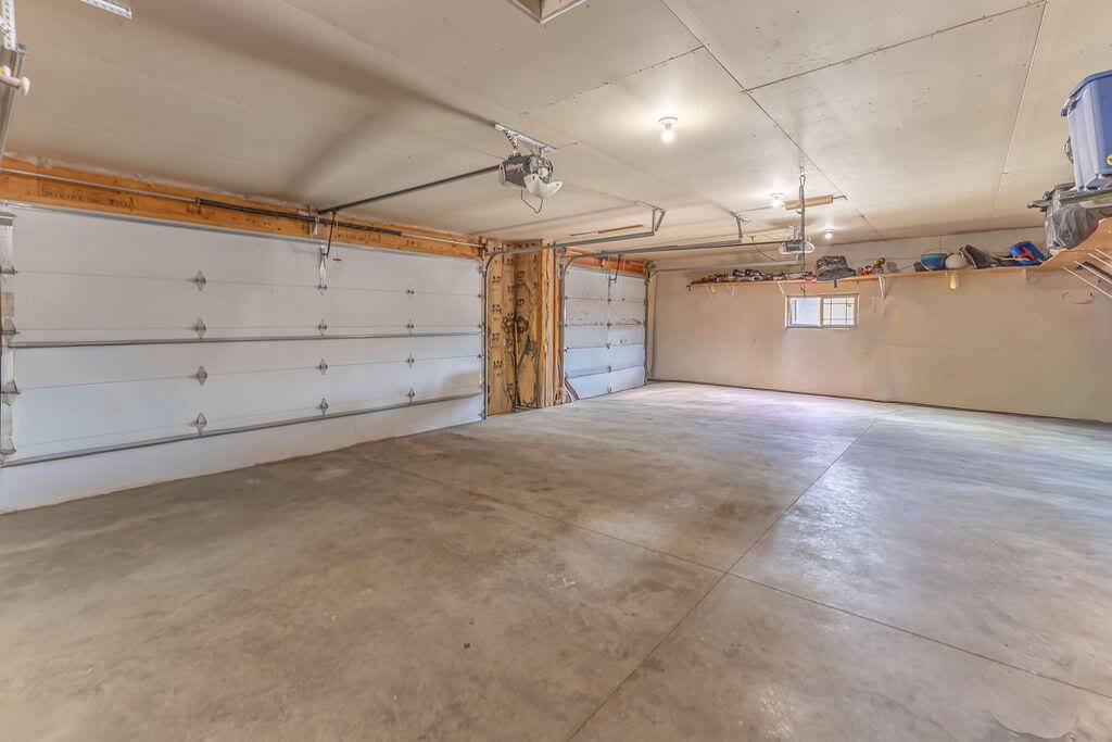 N8353 Ducke Dr, Holland, WI 54636