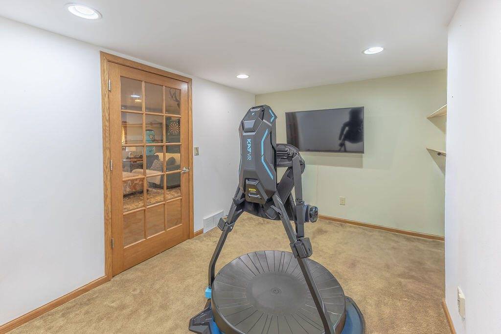 N8353 Ducke Dr, Holland, WI 54636