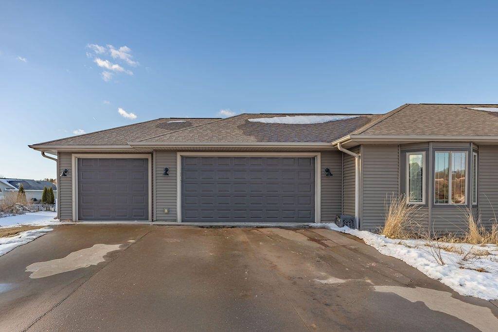 N8353 Ducke Dr, Holland, WI 54636