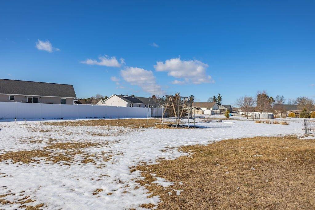 N8353 Ducke Dr, Holland, WI 54636